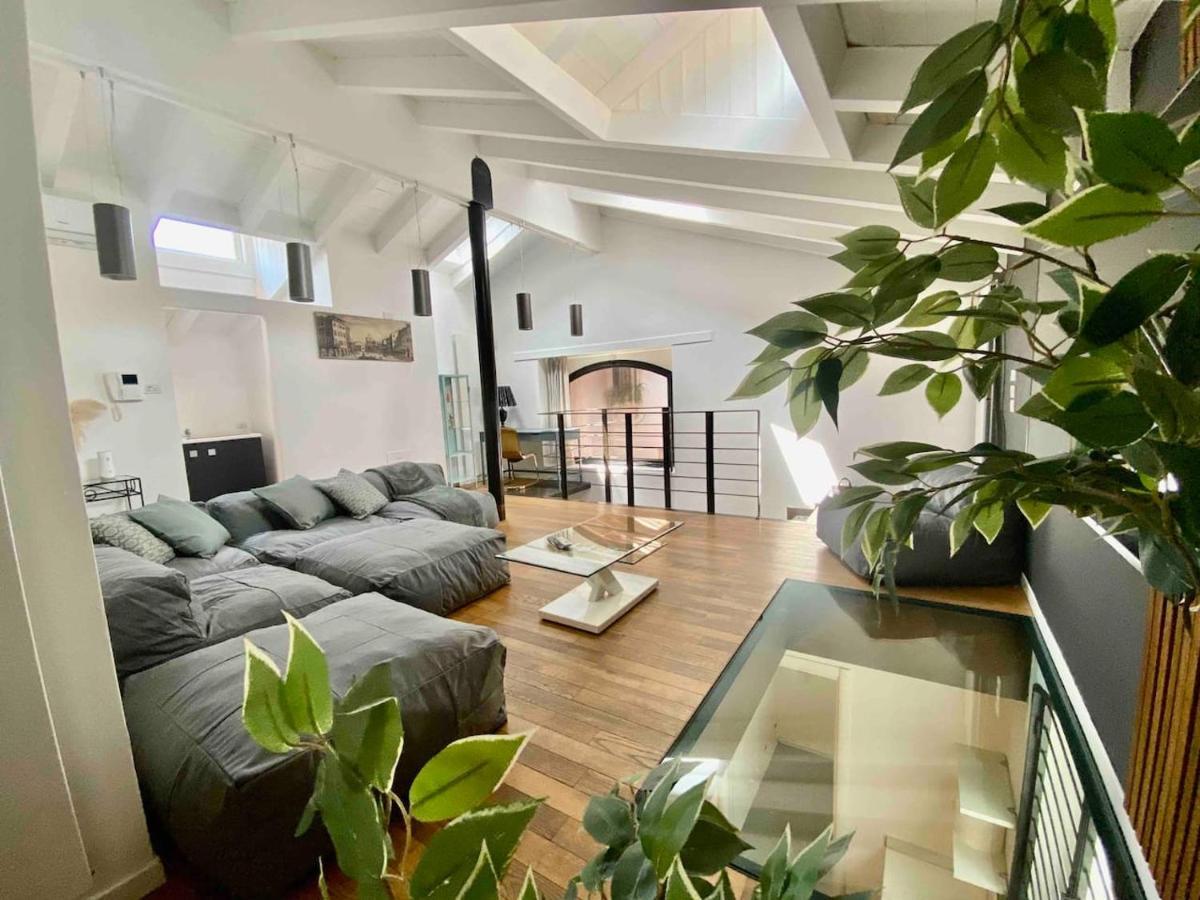 Luxury Industrial Apt Vicino Al Centro Con Garage Бреша Екстериор снимка